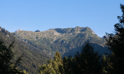 Vista sulle montagne dal camping Faé a Madonna di Campiglio in Trentino, viaggi e paesaggi in Italia