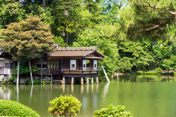 初夏の兼六園・内橋亭