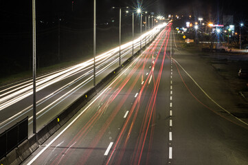 Fototapeta na wymiar traffic in night long exposure