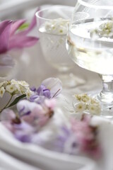 Obraz na płótnie Canvas table setting with flowers