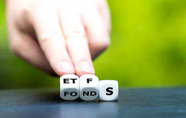 Exchange trading funds (ETFs) versus mutual funfs. Dice form the German abbreviations 