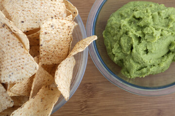 nachos with guacamole as mexican food