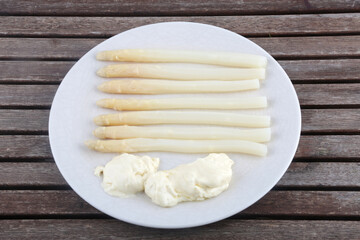 white asparagus with mayonnaise sauce