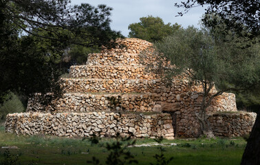 BARRACA DE LA ERA TALAYOTICA EN ES PINARET DE CIUDADELA DE MENORCA