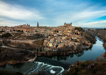 Fototapeta na wymiar Vistas de Toledo desde el mirador