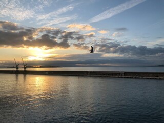 Horizon ensoleill&eacute; sur la mer de Marseille