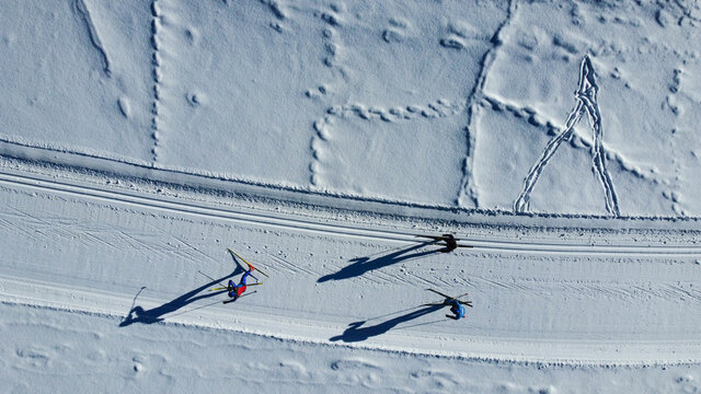 sci sciare fondo pista sci inverno sport invernale sci nordico 