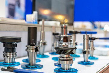 precision collect chuck and face holder head cutting tool for cnc milling machining center in industrial work on table