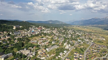 Fototapeta premium station de montagne de Font-Romeu et four solaire d'Odeillo