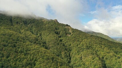 Fototapeta premium Le Lioran et le massif du puy mary dans le cantal en auvergne (survol)