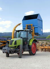 Obraz premium tracteur pour vendange