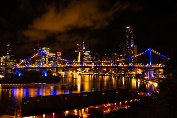 Fototapeta na wymiar The Story bridge at night
