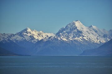 New Zealand, Lake Pukaki with its turquoise water is on the doorstep of Aoraki/Mount Cook National Park. This lake is the largest of the three alpine lakes in the Mackenzie Basin on the South Island. 