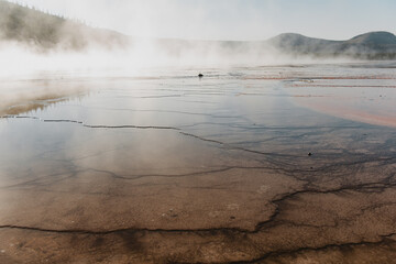 grand prismatic hot springs in yellowstone national park