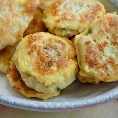 한국의 음식 동그랑땡 
