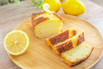 HoHomemade glazed lemon pound cake