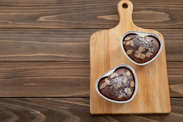 バレンタイン向け　ハート型のチョコレートマフィン　