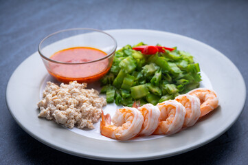 Healthy food that consists of non-toxic vegetables Non-fat meat And healthy cooking methods Alternative food for good health