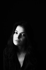 Naklejka premium black and white portrait of a woman
