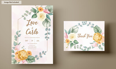 Fototapeta na wymiar Beautiful hand drawn floral wedding invitation card template