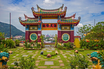 Chinese gate on the territory of Kek Lok Si Buddhist temple