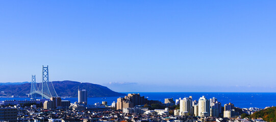 Fototapeta premium パノラマ 青空 明石海峡大橋 （別名 パールブリッジ） 