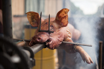 cochon à la broche barbecue