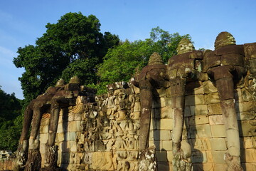 Obraz premium Elephant Terrace at Angkor Thom in Siem Reap, Cambodia, Ancient Khmer architecture.