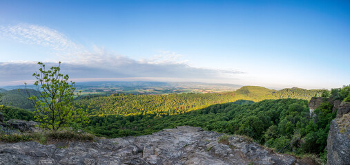 Obraz premium Hohenstein (Süntel) im Weserbergland, Landkreis Hameln-Pyrmont