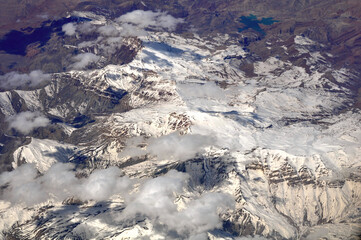 Mountains from a bird's-eye view 