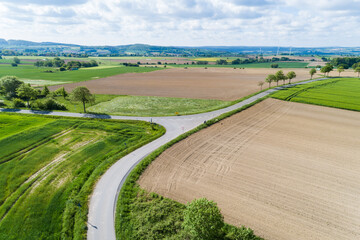 Fototapeta na wymiar Luftaufnahme von einer ländlichen Gegend in Niedersachsen, Deutschland