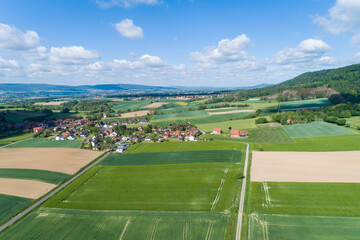 Obraz premium Luftaufnahme von einer ländlichen Gegend in Niedersachsen, Deutschland