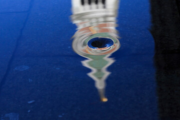 Venedig/Piazza San Marco/Aqua alta/Spiegelung des Campanile