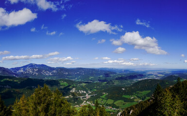 Fototapeta premium beautiful wide view from a mountain into the valley panorama