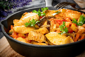 Fried chicken with vegetables.