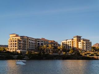 Obraz premium Afternoon view of the beautiful scenery around Lake Las Vegas