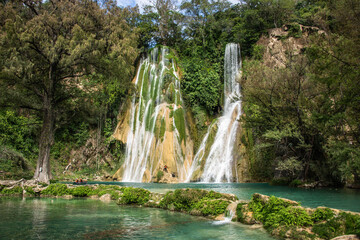 Fototapeta na wymiar The beautiful Minas Viejas waterfall, Huasteca Potosina, San Luis Potosi, Mexico
