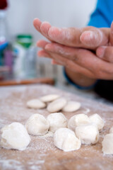 Fototapeta na wymiar Knead the dough to roll the dumpling skin