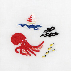 タコとヨットと魚と海藻の刺繍 © KuboTomoko