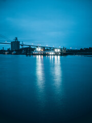 Obraz premium Ship Reflecting on a Lake