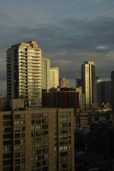 Fototapeta na wymiar City skyline during cloudy weather
