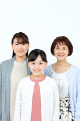 笑顔の3世代家族