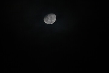 Obraz na płótnie Canvas full moon over sky