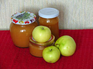 apple juice and apples