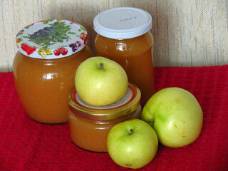 apple juice and apples