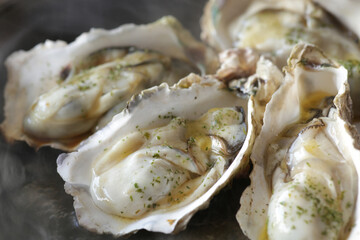 殻付き牡蠣のバター醤油焼き