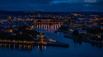 Fototapeta na wymiar Nightfall in Koblenz- In Koblenz wird es Nacht