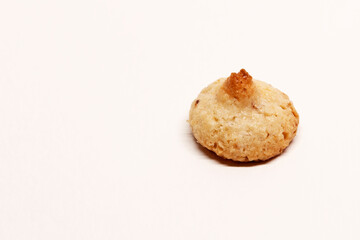 a small tasty biscuit on a white background