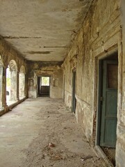Fototapeta na wymiar abandoned royal buildings