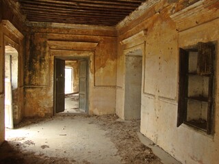 Fototapeta na wymiar abandoned royal buildings